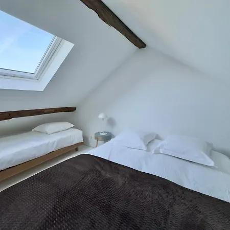 Duplex - 5 Min Insead - Close To Forest And Castle Apartment